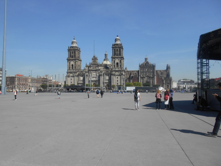 メキシコシティの「ソカロ広場」