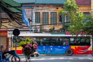ベトナムのバス