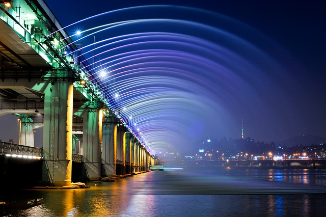ギネスブックにも登録されている盤浦大橋の「世界最長の橋梁噴水」